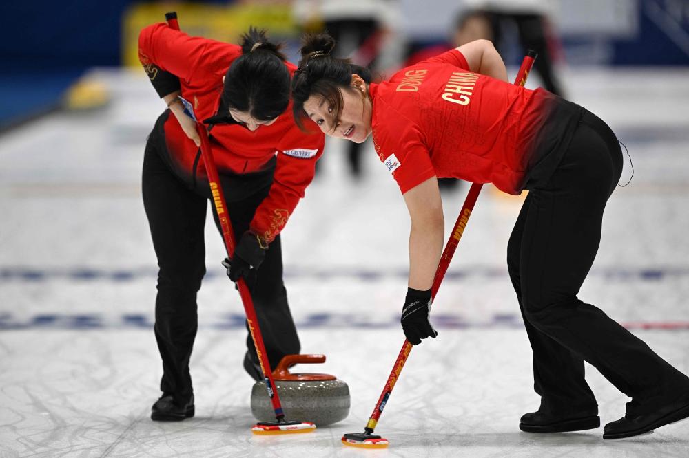 篮球湖人球星时隔两周复出，全场掌声雷动